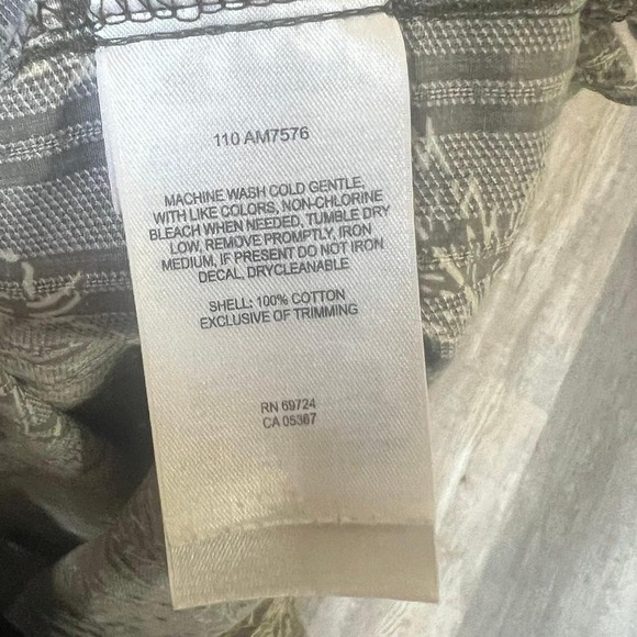 Columbia Short Sleeve Pattern‎ Button Down - Picture 6 of 6